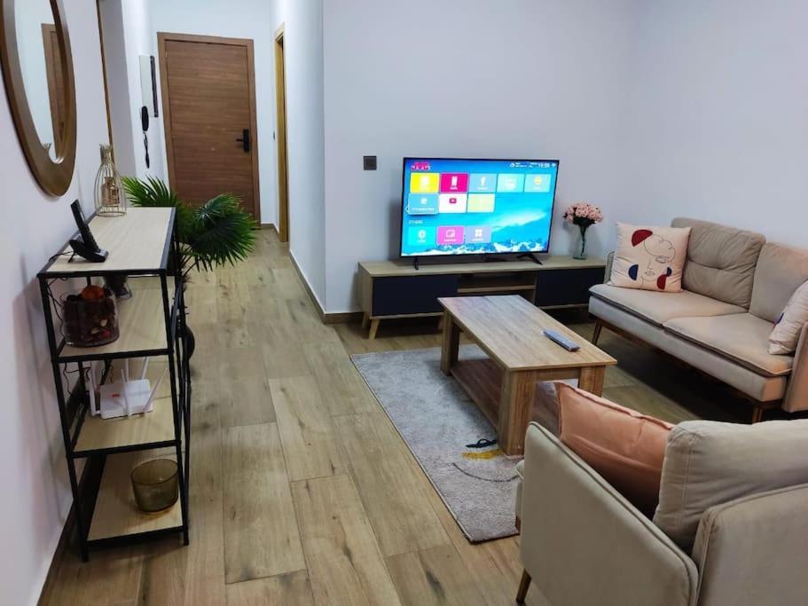 Superbe Appartement Avec Parking Gratuit Et Garde داكاغْ المظهر الخارجي الصورة