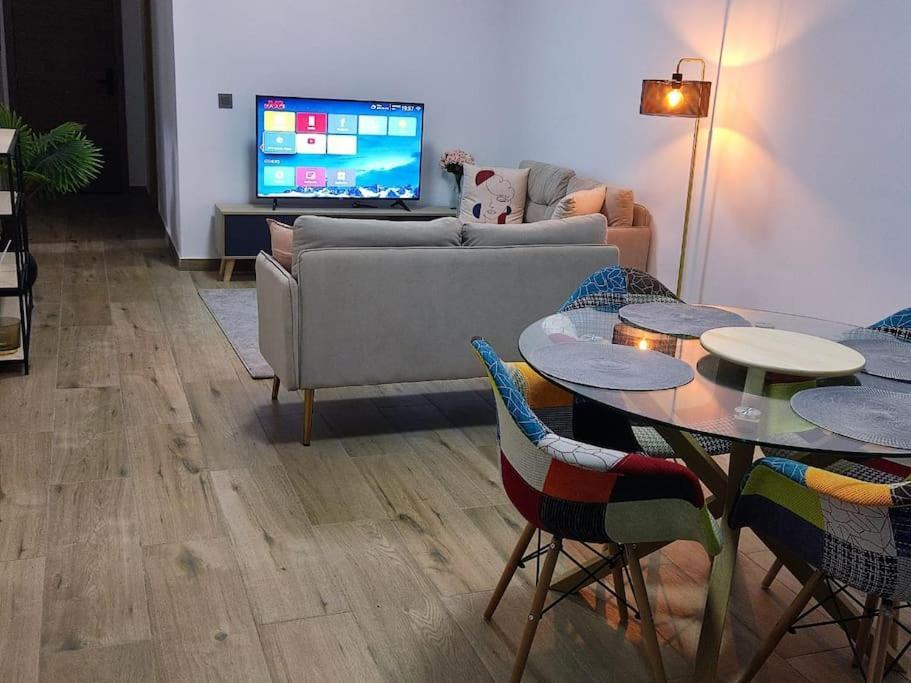 Superbe Appartement Avec Parking Gratuit Et Garde داكاغْ المظهر الخارجي الصورة